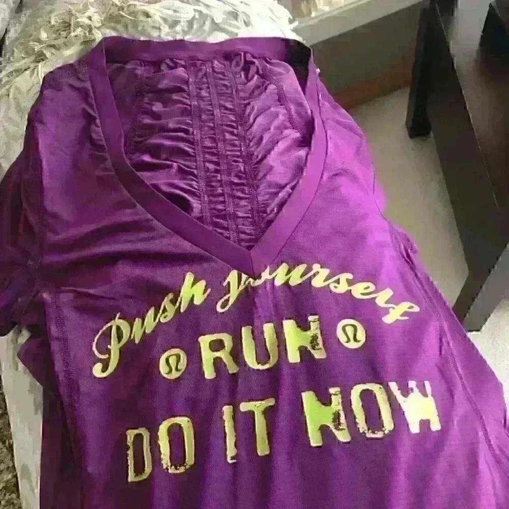 LULULEMON Push Yourself Run - Do It Now - Purple V Neck Top - Picture 4 of 8
